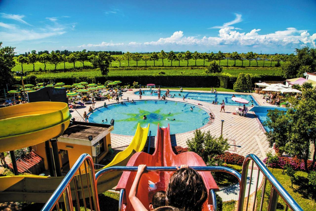 Victoria Mobilehome In Centro Vacanze San Francesco Duna Verde Kültér fotó