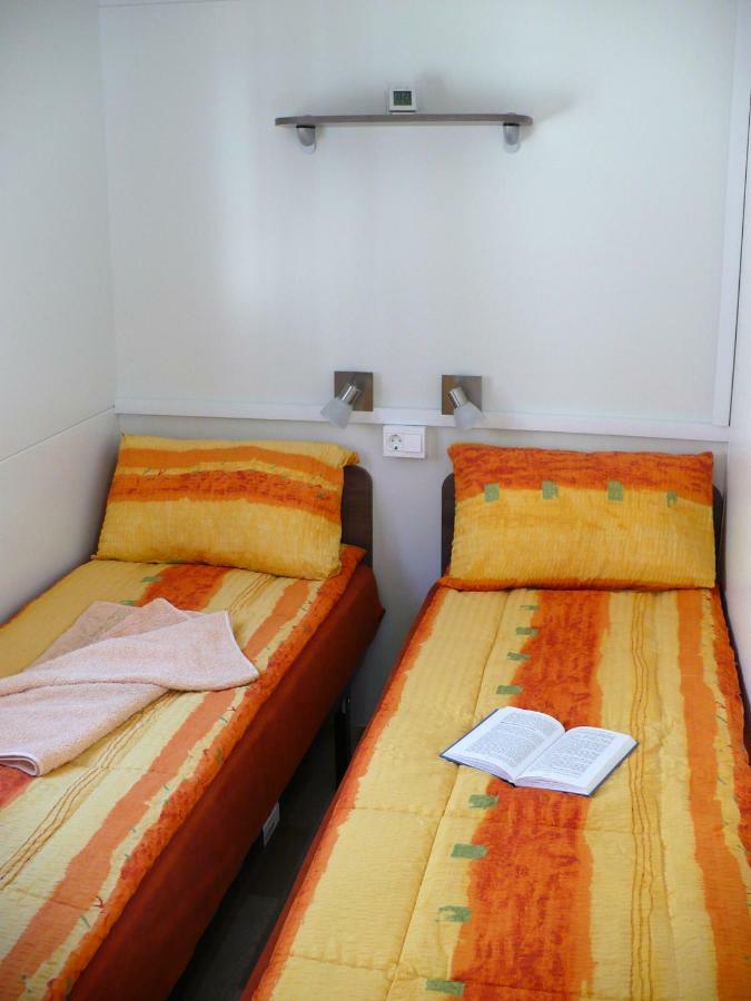 Victoria Mobilehome In Centro Vacanze San Francesco Duna Verde Kültér fotó